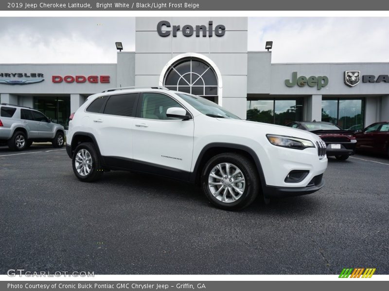 Bright White / Black/Light Frost Beige 2019 Jeep Cherokee Latitude