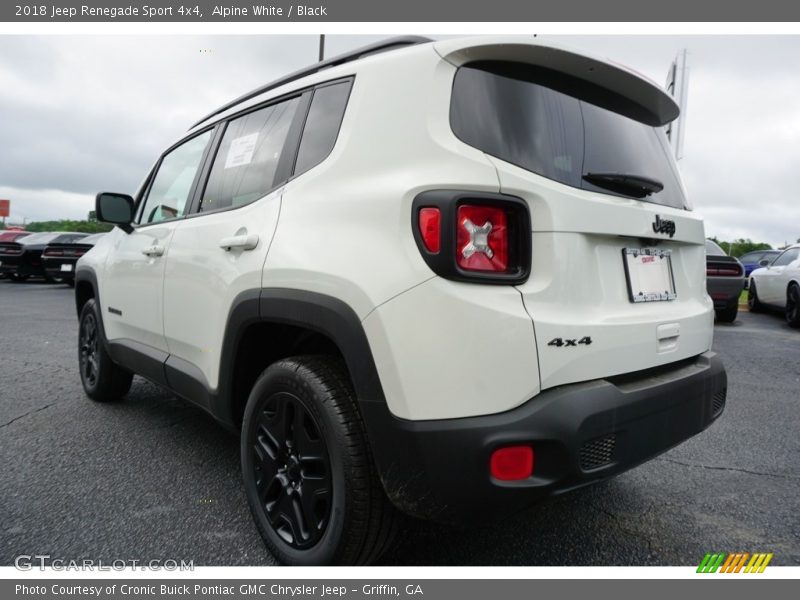 Alpine White / Black 2018 Jeep Renegade Sport 4x4