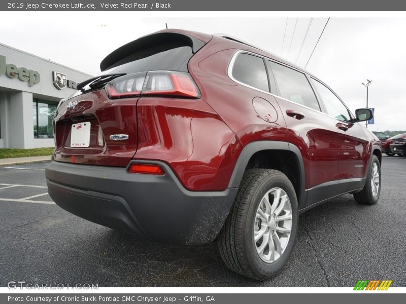 Velvet Red Pearl / Black 2019 Jeep Cherokee Latitude