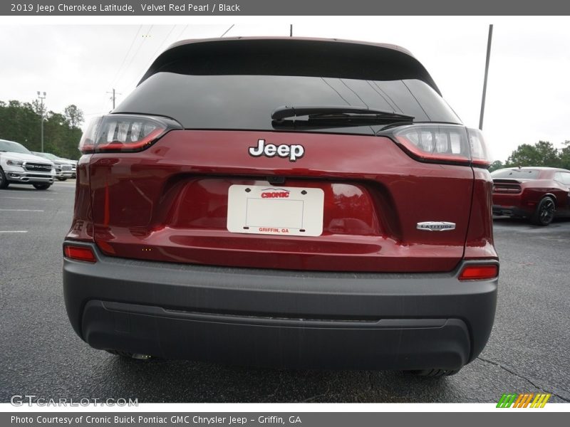 Velvet Red Pearl / Black 2019 Jeep Cherokee Latitude