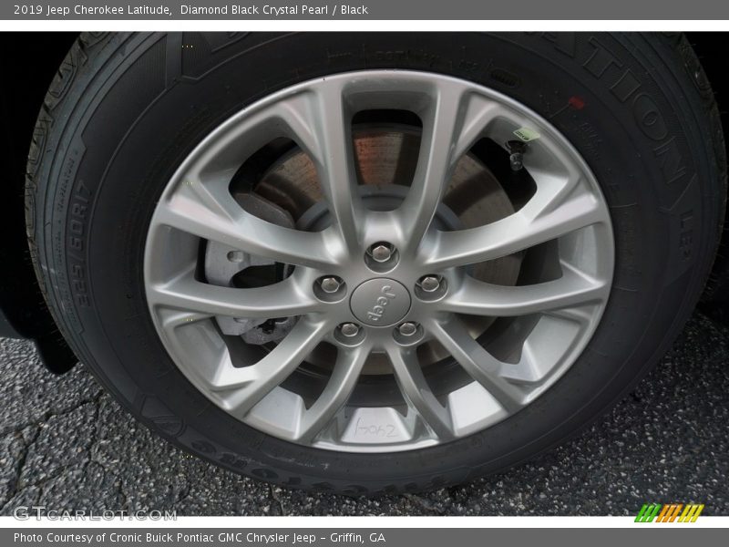 Diamond Black Crystal Pearl / Black 2019 Jeep Cherokee Latitude