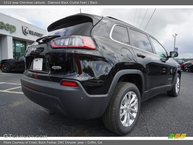 Diamond Black Crystal Pearl / Black 2019 Jeep Cherokee Latitude