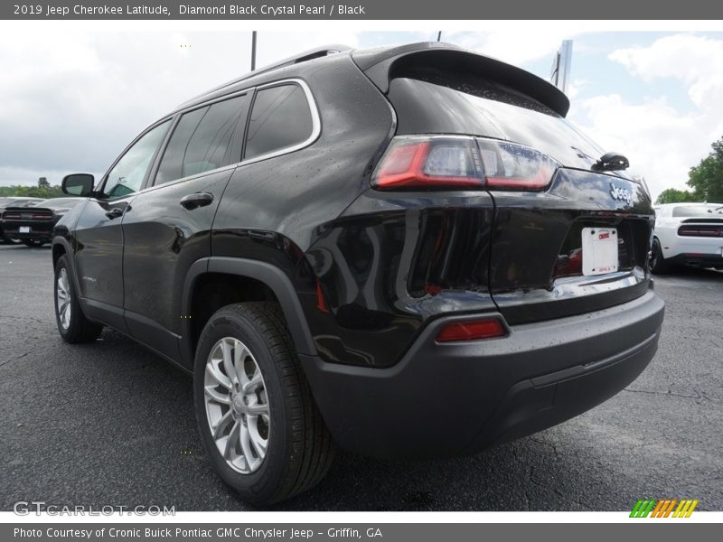 Diamond Black Crystal Pearl / Black 2019 Jeep Cherokee Latitude