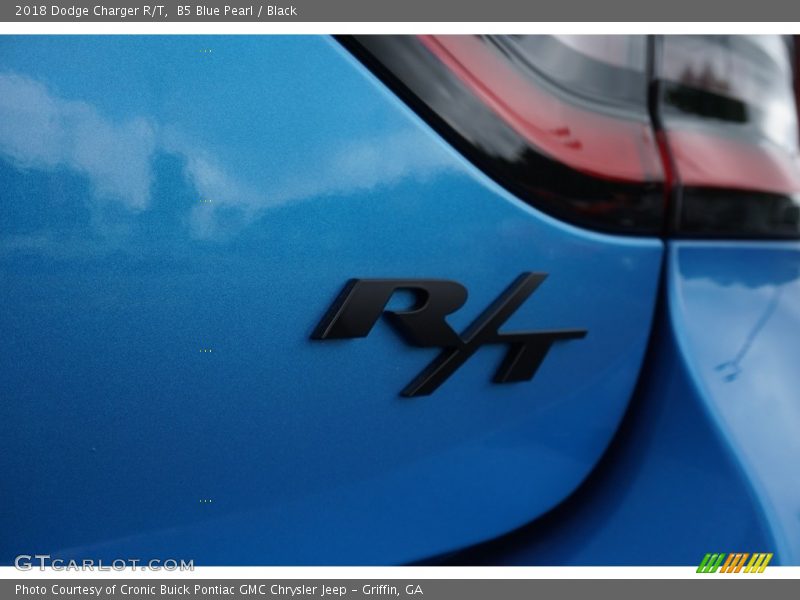 B5 Blue Pearl / Black 2018 Dodge Charger R/T