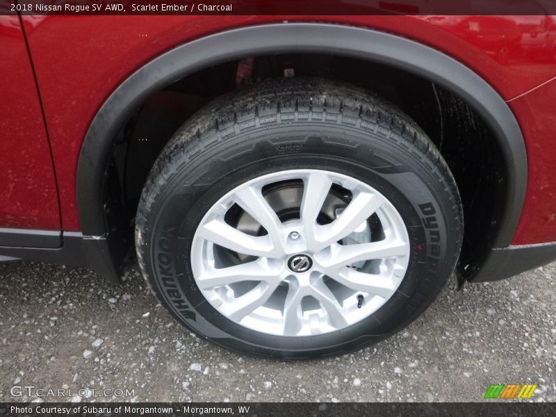 Scarlet Ember / Charcoal 2018 Nissan Rogue SV AWD