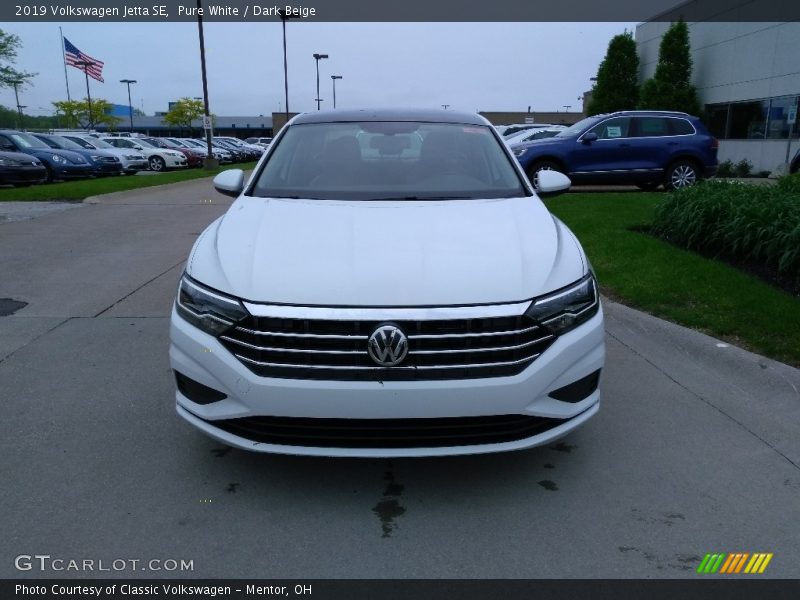 Pure White / Dark Beige 2019 Volkswagen Jetta SE