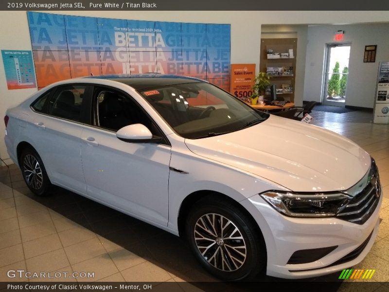 Front 3/4 View of 2019 Jetta SEL