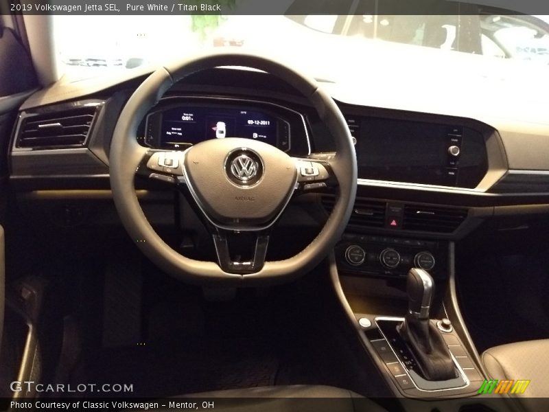 Pure White / Titan Black 2019 Volkswagen Jetta SEL