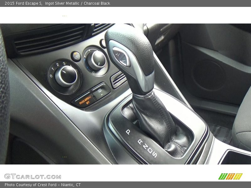 Ingot Silver Metallic / Charcoal Black 2015 Ford Escape S
