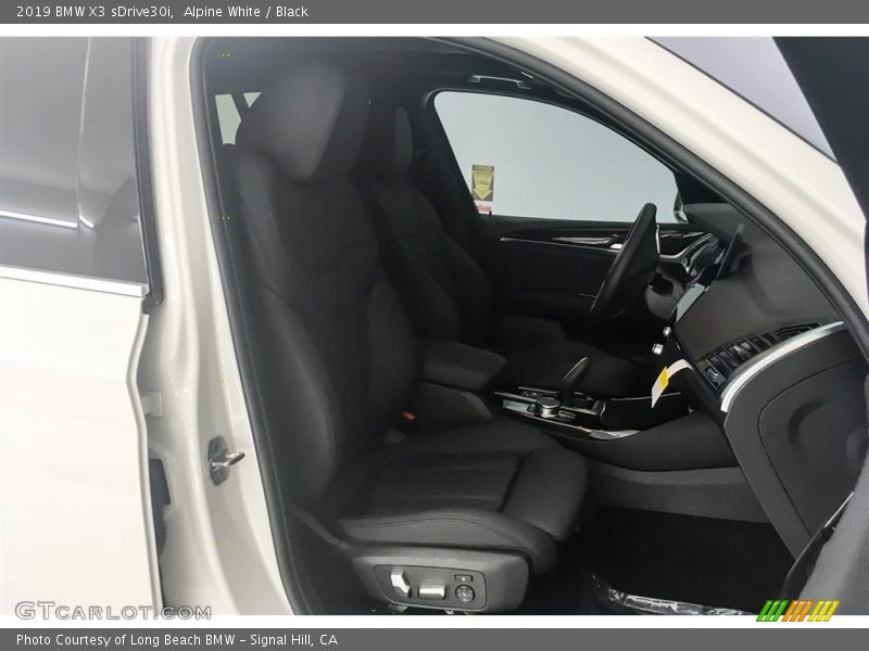 Alpine White / Black 2019 BMW X3 sDrive30i