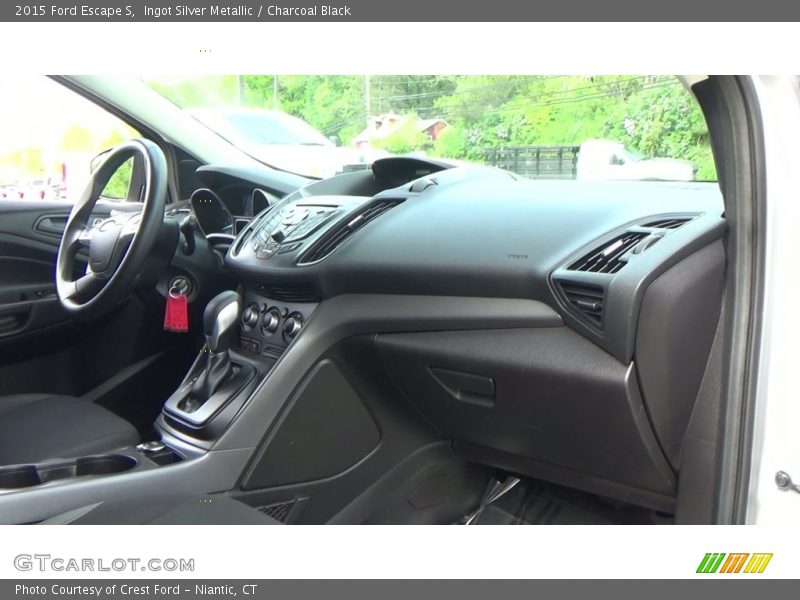 Ingot Silver Metallic / Charcoal Black 2015 Ford Escape S