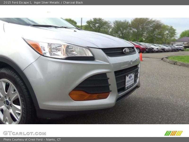 Ingot Silver Metallic / Charcoal Black 2015 Ford Escape S