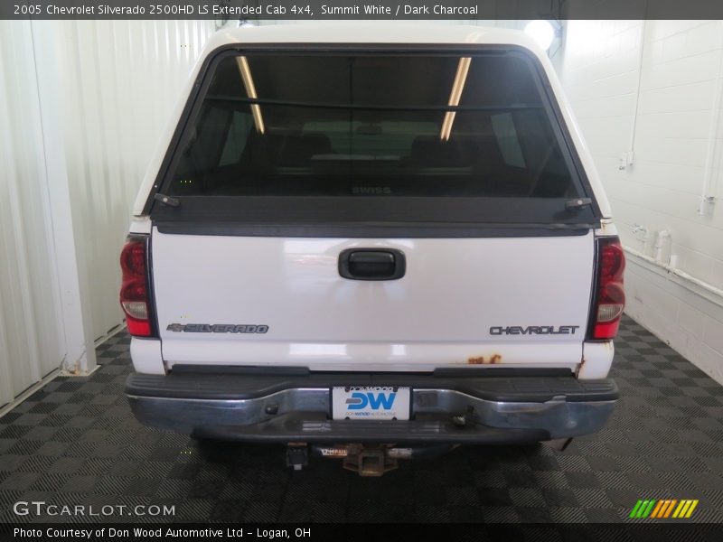 Summit White / Dark Charcoal 2005 Chevrolet Silverado 2500HD LS Extended Cab 4x4