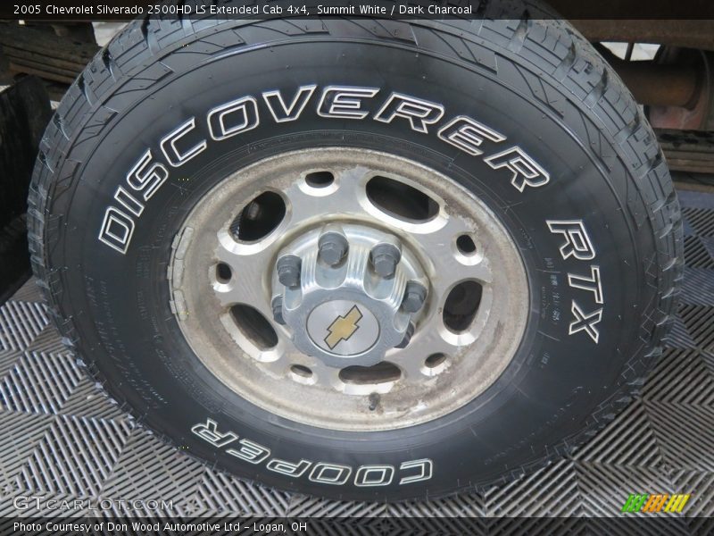 Summit White / Dark Charcoal 2005 Chevrolet Silverado 2500HD LS Extended Cab 4x4