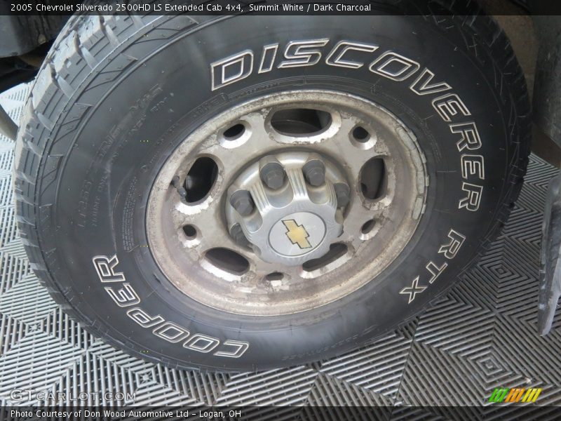 Summit White / Dark Charcoal 2005 Chevrolet Silverado 2500HD LS Extended Cab 4x4