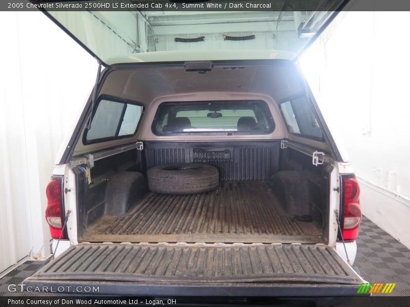 Summit White / Dark Charcoal 2005 Chevrolet Silverado 2500HD LS Extended Cab 4x4