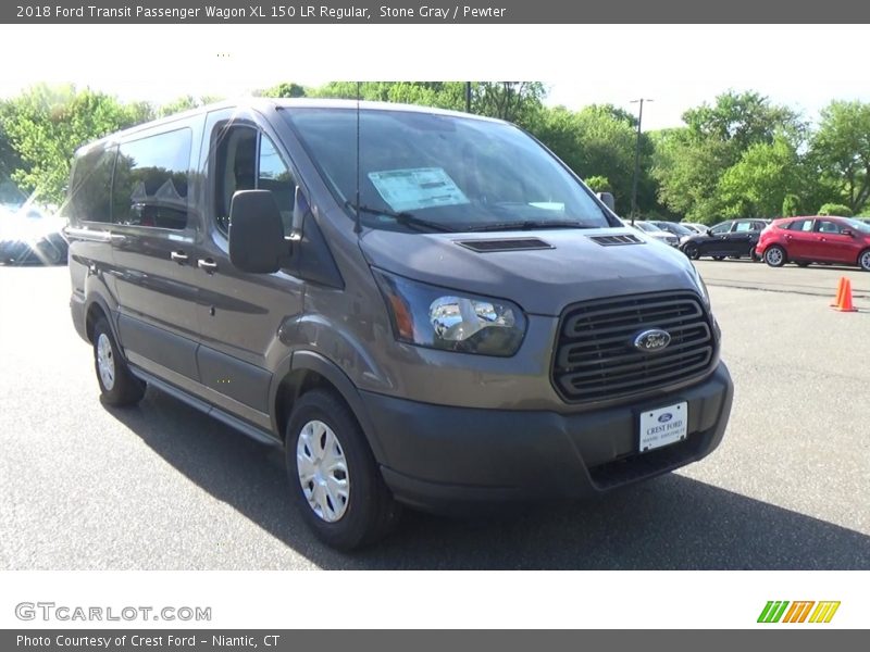 Front 3/4 View of 2018 Transit Passenger Wagon XL 150 LR Regular