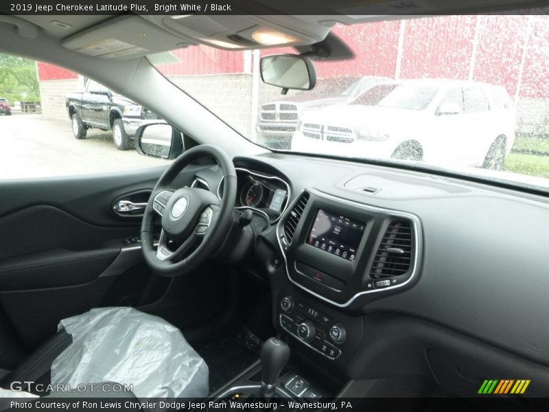 Bright White / Black 2019 Jeep Cherokee Latitude Plus