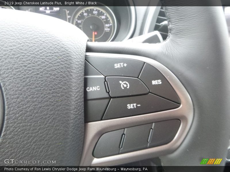 Bright White / Black 2019 Jeep Cherokee Latitude Plus