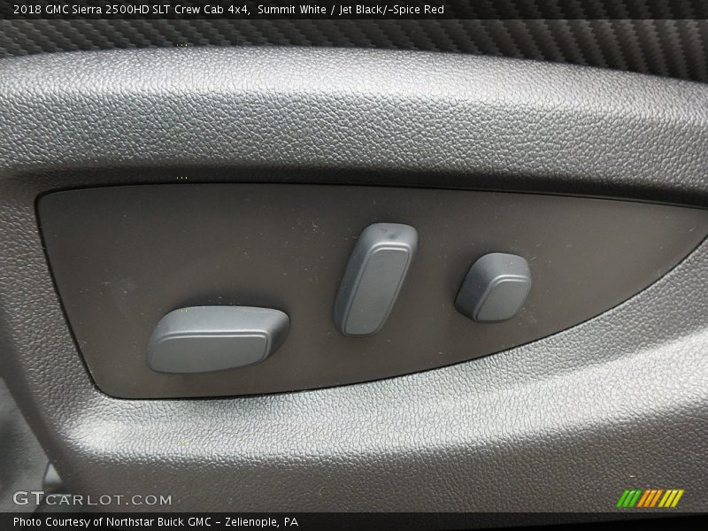 Summit White / Jet Black/­Spice Red 2018 GMC Sierra 2500HD SLT Crew Cab 4x4