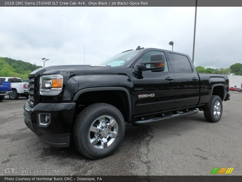 Front 3/4 View of 2018 Sierra 2500HD SLT Crew Cab 4x4