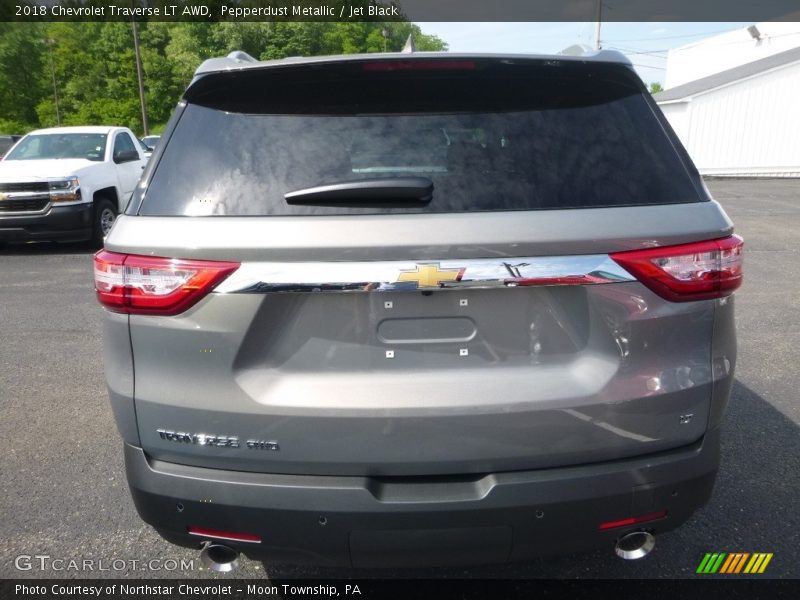 Pepperdust Metallic / Jet Black 2018 Chevrolet Traverse LT AWD