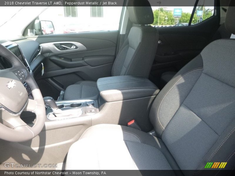 Pepperdust Metallic / Jet Black 2018 Chevrolet Traverse LT AWD