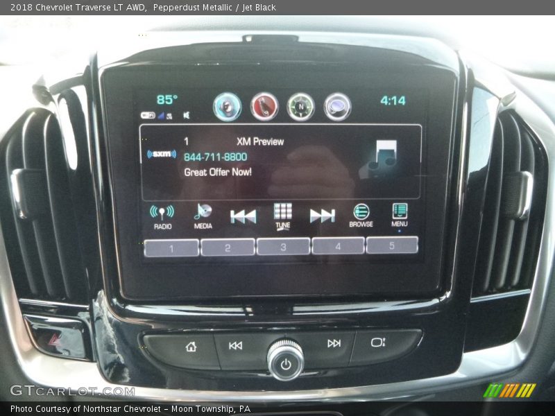 Pepperdust Metallic / Jet Black 2018 Chevrolet Traverse LT AWD