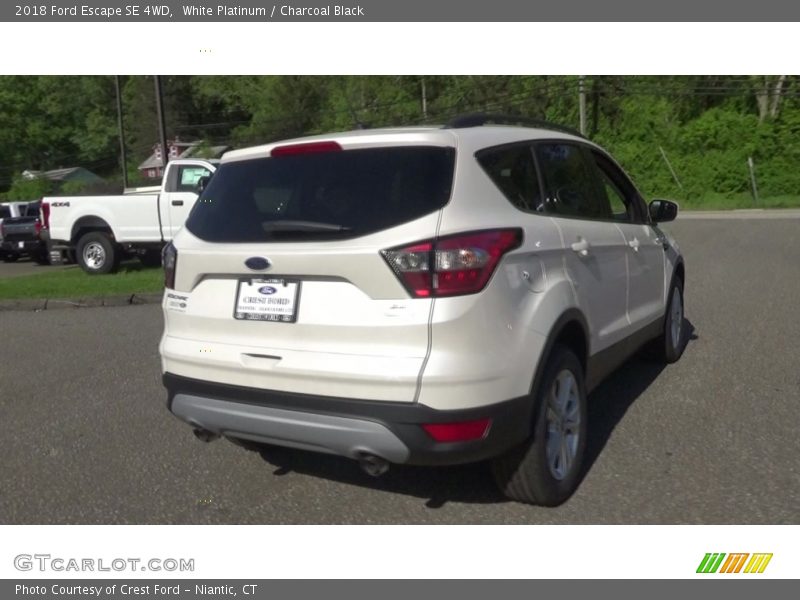 White Platinum / Charcoal Black 2018 Ford Escape SE 4WD