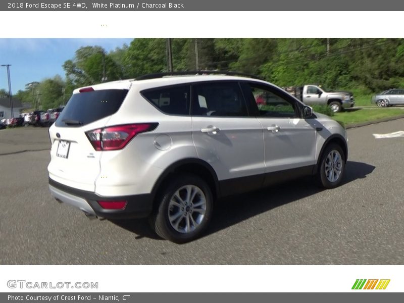 White Platinum / Charcoal Black 2018 Ford Escape SE 4WD