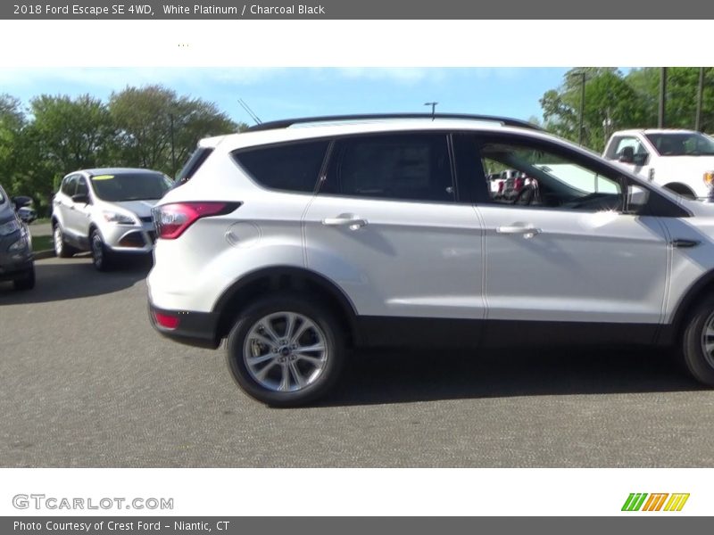 White Platinum / Charcoal Black 2018 Ford Escape SE 4WD