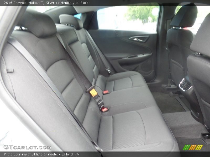 Silver Ice Metallic / Jet Black 2016 Chevrolet Malibu LT