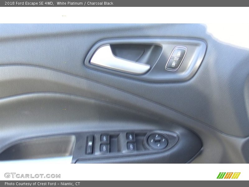 White Platinum / Charcoal Black 2018 Ford Escape SE 4WD