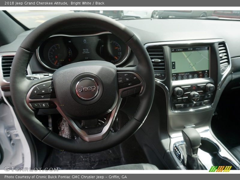 Bright White / Black 2018 Jeep Grand Cherokee Altitude