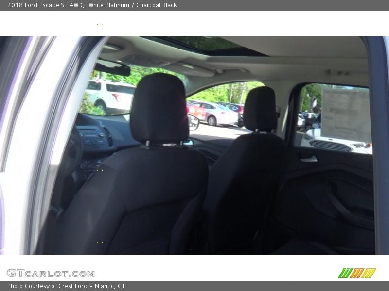 White Platinum / Charcoal Black 2018 Ford Escape SE 4WD