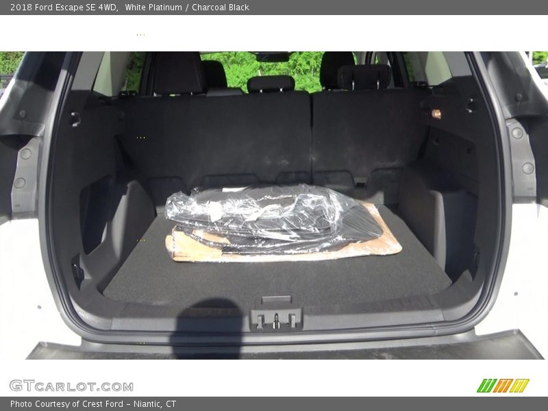 White Platinum / Charcoal Black 2018 Ford Escape SE 4WD