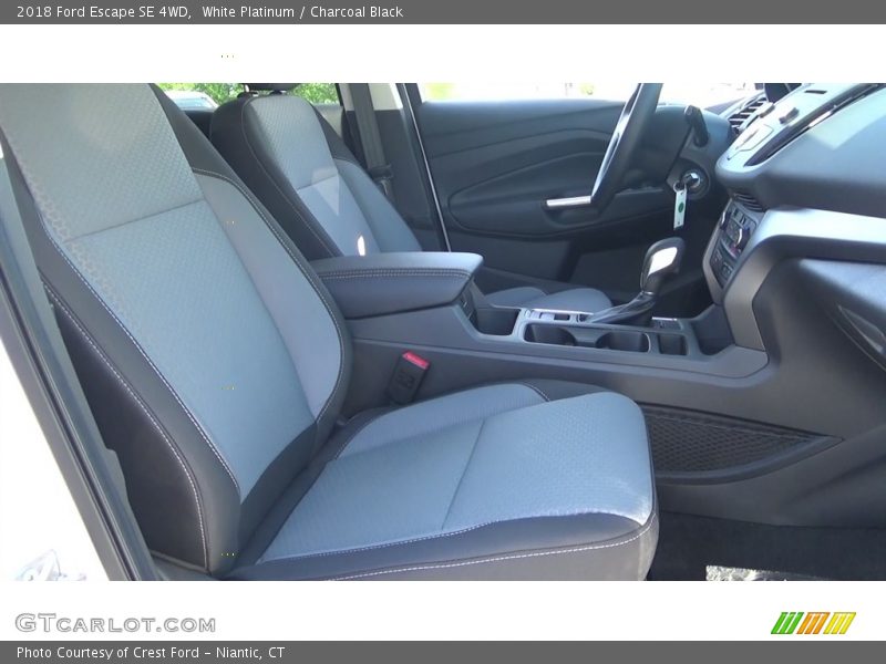 White Platinum / Charcoal Black 2018 Ford Escape SE 4WD