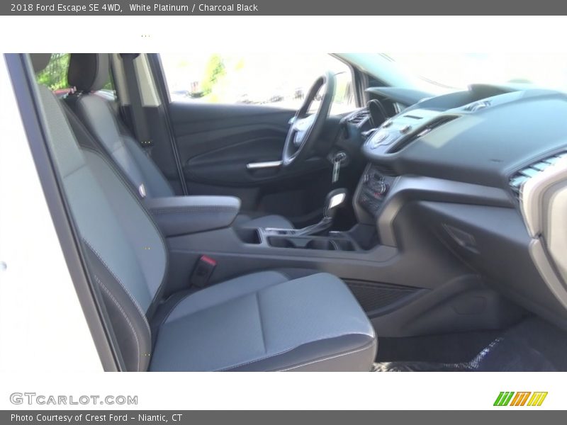 White Platinum / Charcoal Black 2018 Ford Escape SE 4WD