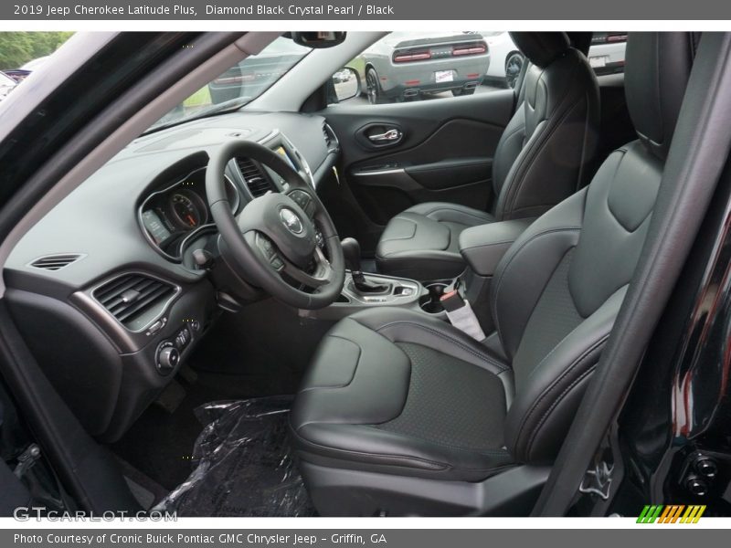  2019 Cherokee Latitude Plus Black Interior
