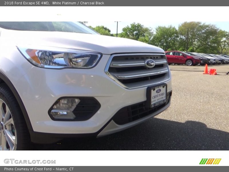 White Platinum / Charcoal Black 2018 Ford Escape SE 4WD