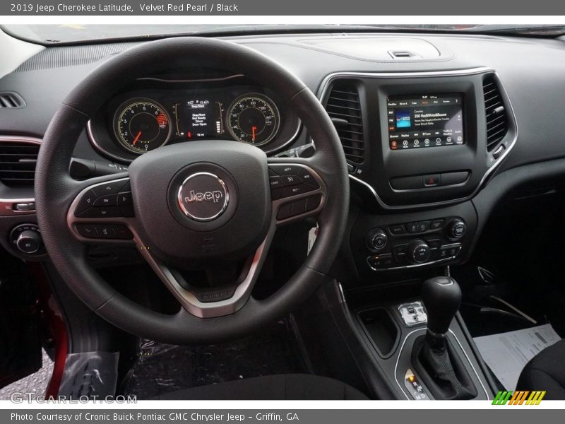 Velvet Red Pearl / Black 2019 Jeep Cherokee Latitude