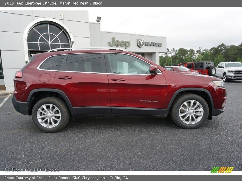 Velvet Red Pearl / Black 2019 Jeep Cherokee Latitude