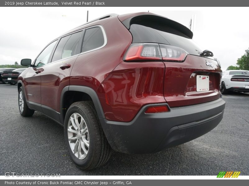 Velvet Red Pearl / Black 2019 Jeep Cherokee Latitude
