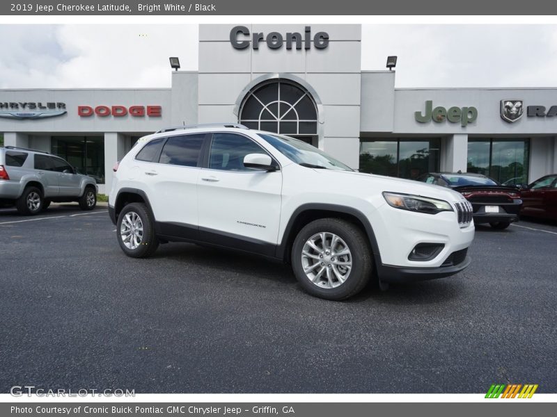 Bright White / Black 2019 Jeep Cherokee Latitude