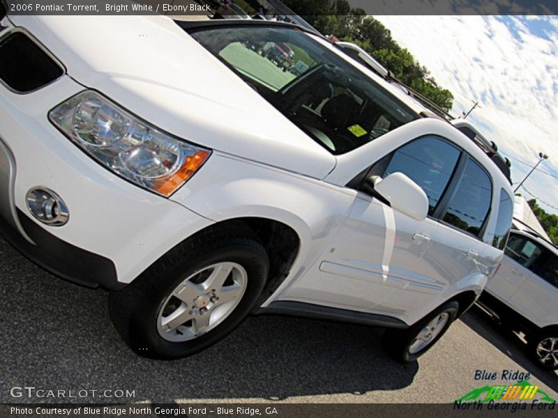 Bright White / Ebony Black 2006 Pontiac Torrent