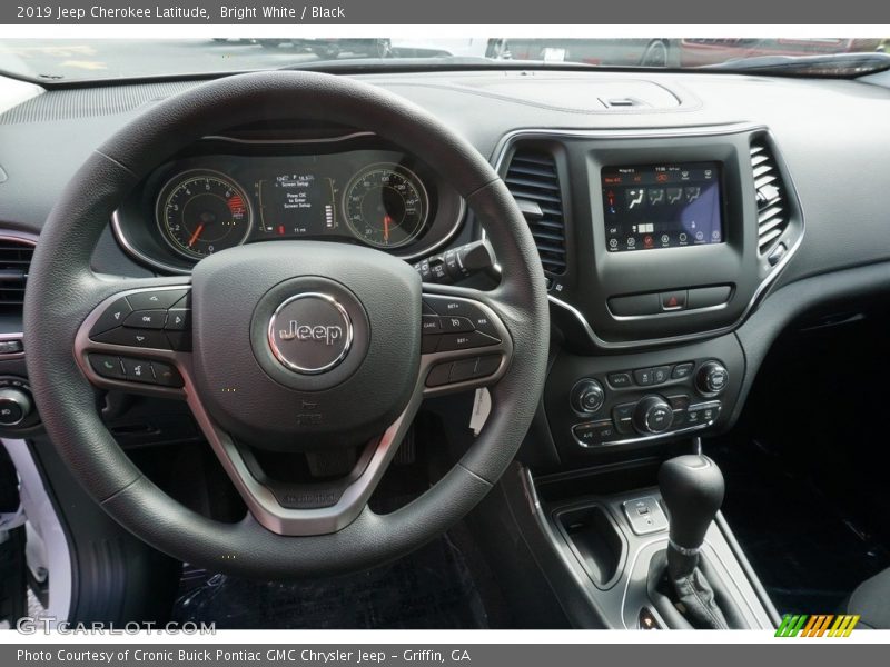 Bright White / Black 2019 Jeep Cherokee Latitude