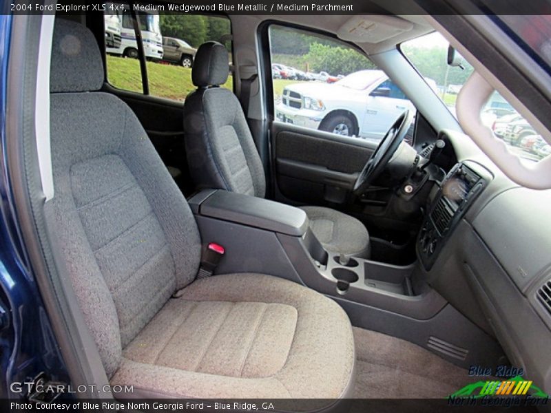 Medium Wedgewood Blue Metallic / Medium Parchment 2004 Ford Explorer XLS 4x4