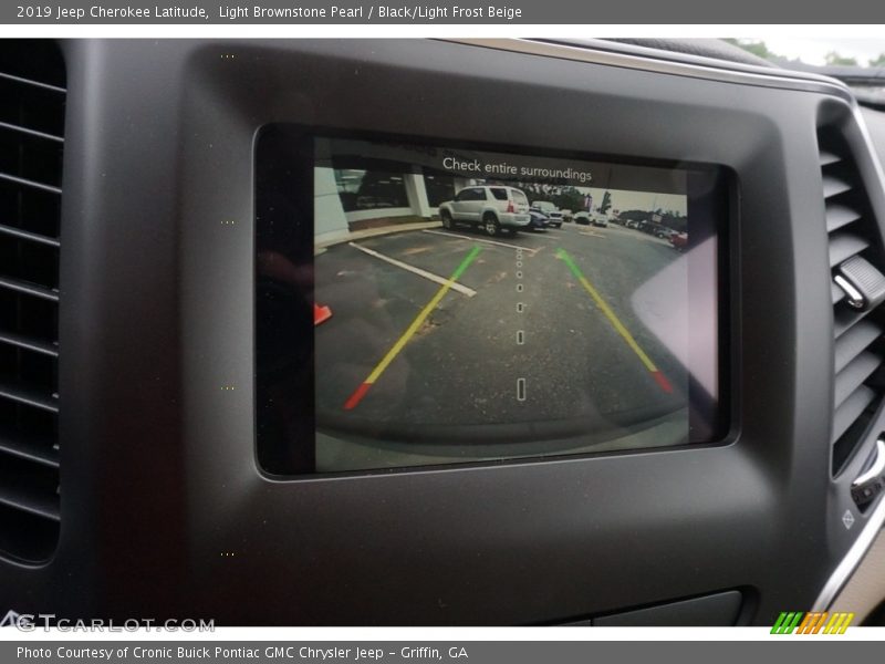 Light Brownstone Pearl / Black/Light Frost Beige 2019 Jeep Cherokee Latitude