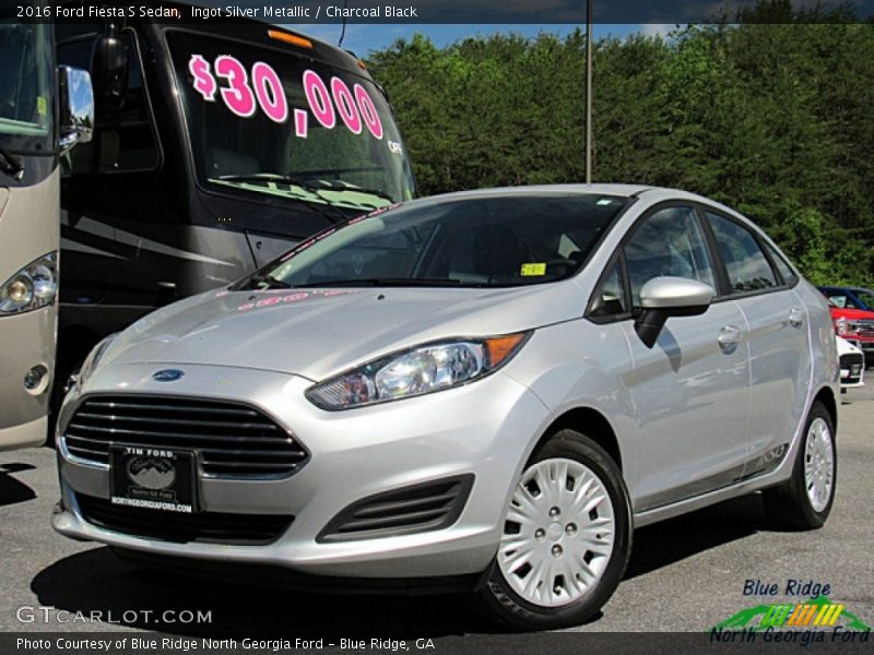 Ingot Silver Metallic / Charcoal Black 2016 Ford Fiesta S Sedan