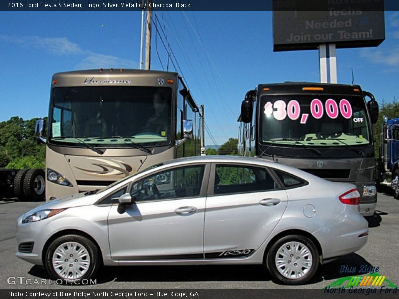 Ingot Silver Metallic / Charcoal Black 2016 Ford Fiesta S Sedan